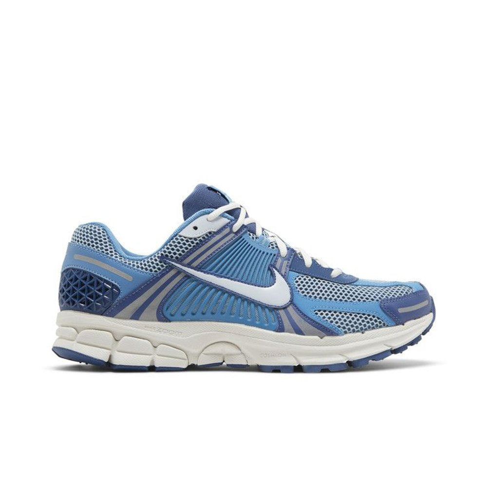 Nike Zoom Vomero 5 Mystic Navy Worn Blue – boční pohled | Purekickz