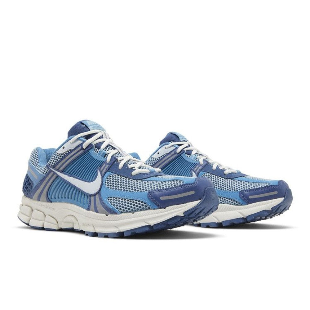 Nike Zoom Vomero 5 Mystic Navy Worn Blue – lifestyle foto | Purekickz