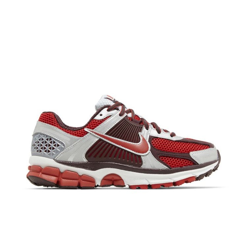 Nike Zoom Vomero 5 Mystic Red (W) – boční pohled | Purekickz