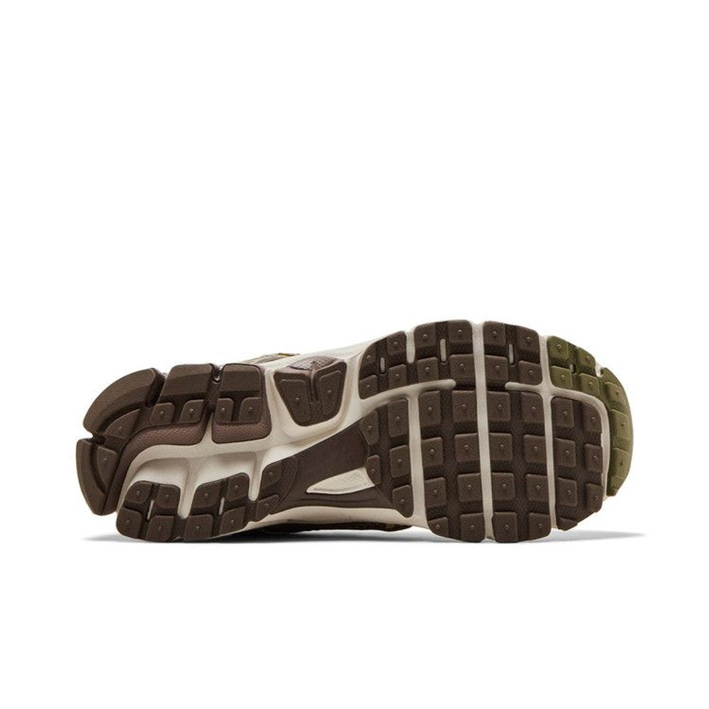 Nike Zoom Vomero 5 Pale Ivory Mink Brown (GS) – zadní pohled | Purekickz