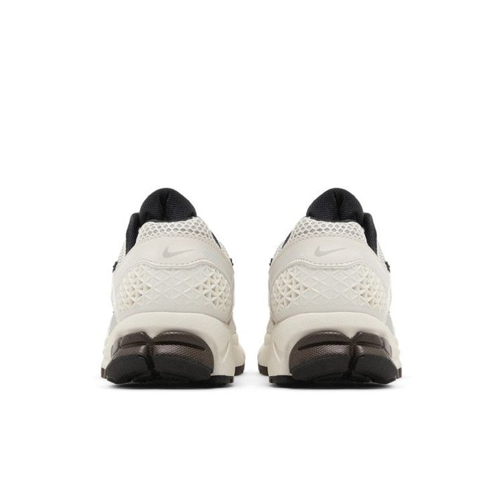 Nike Zoom Vomero 5 Phantom Light Iron Ore (W) – podrážka | Purekickz