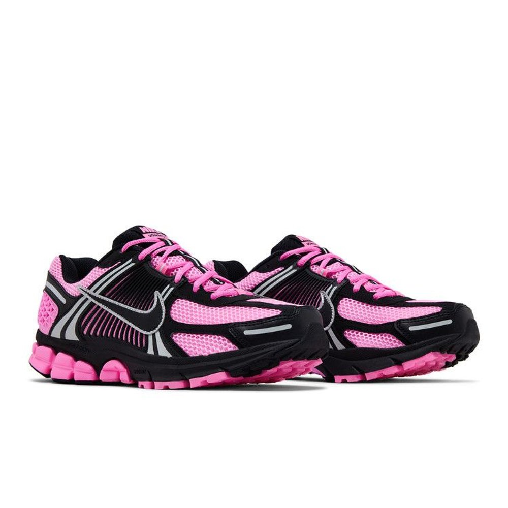 Nike Zoom Vomero 5 Pink Spell Black (W) – lifestyle foto | Purekickz