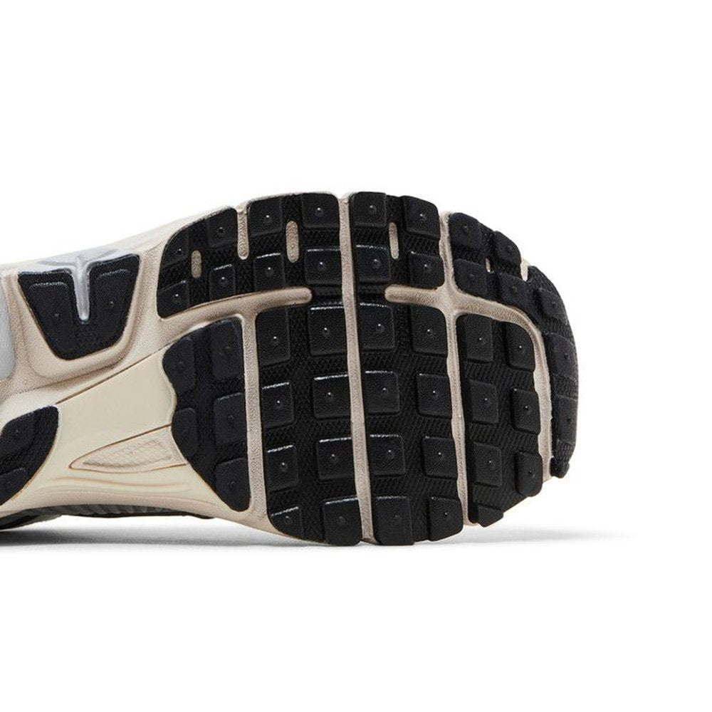 Nike Zoom Vomero 5 Pure Platinum (W) – pohled shora | Purekickz