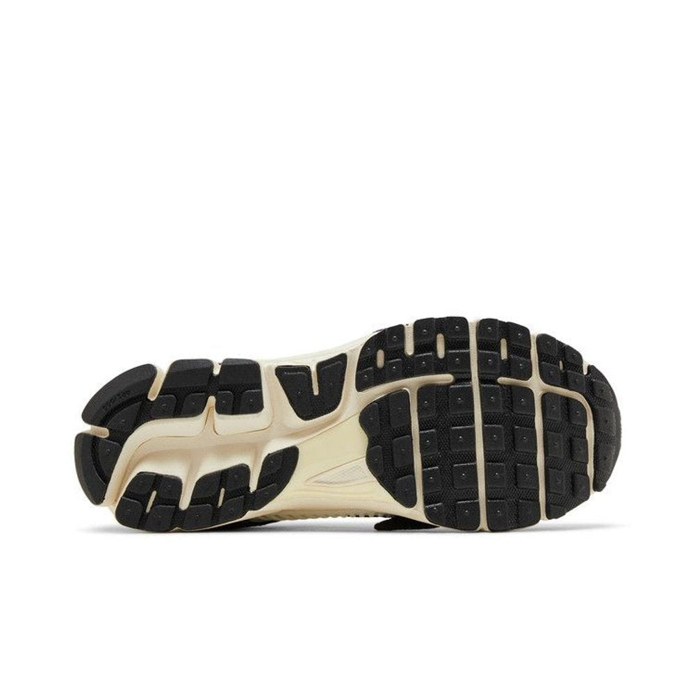 Nike Zoom Vomero 5 Timeless Panda Dunk – zadní pohled | Purekickz