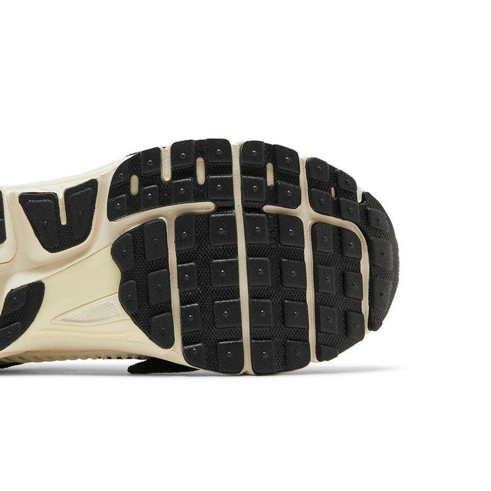 Nike Zoom Vomero 5 Timeless Panda Dunk – pohled shora | Purekickz