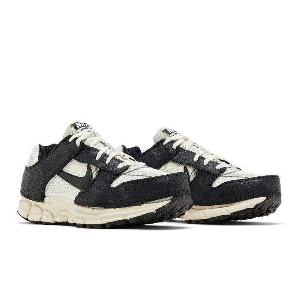 Nike Zoom Vomero 5 Timeless Panda Dunk – lifestyle foto | Purekickz
