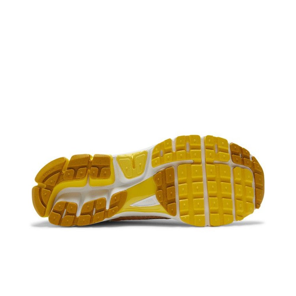 Nike Zoom Vomero 5 Yellow Ochre – zadní pohled | Purekickz