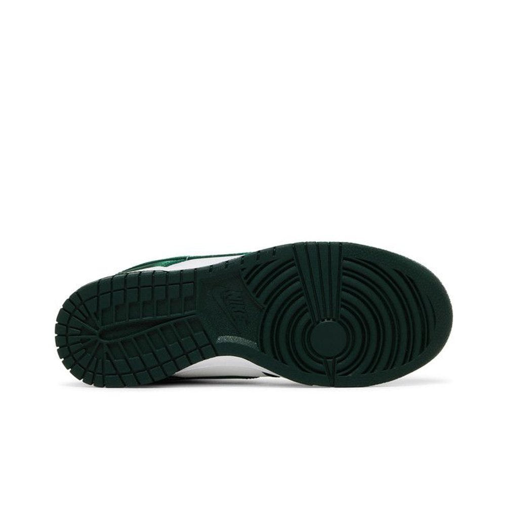 NikeDunk Low Satin Green – zadní pohled | Purekickz