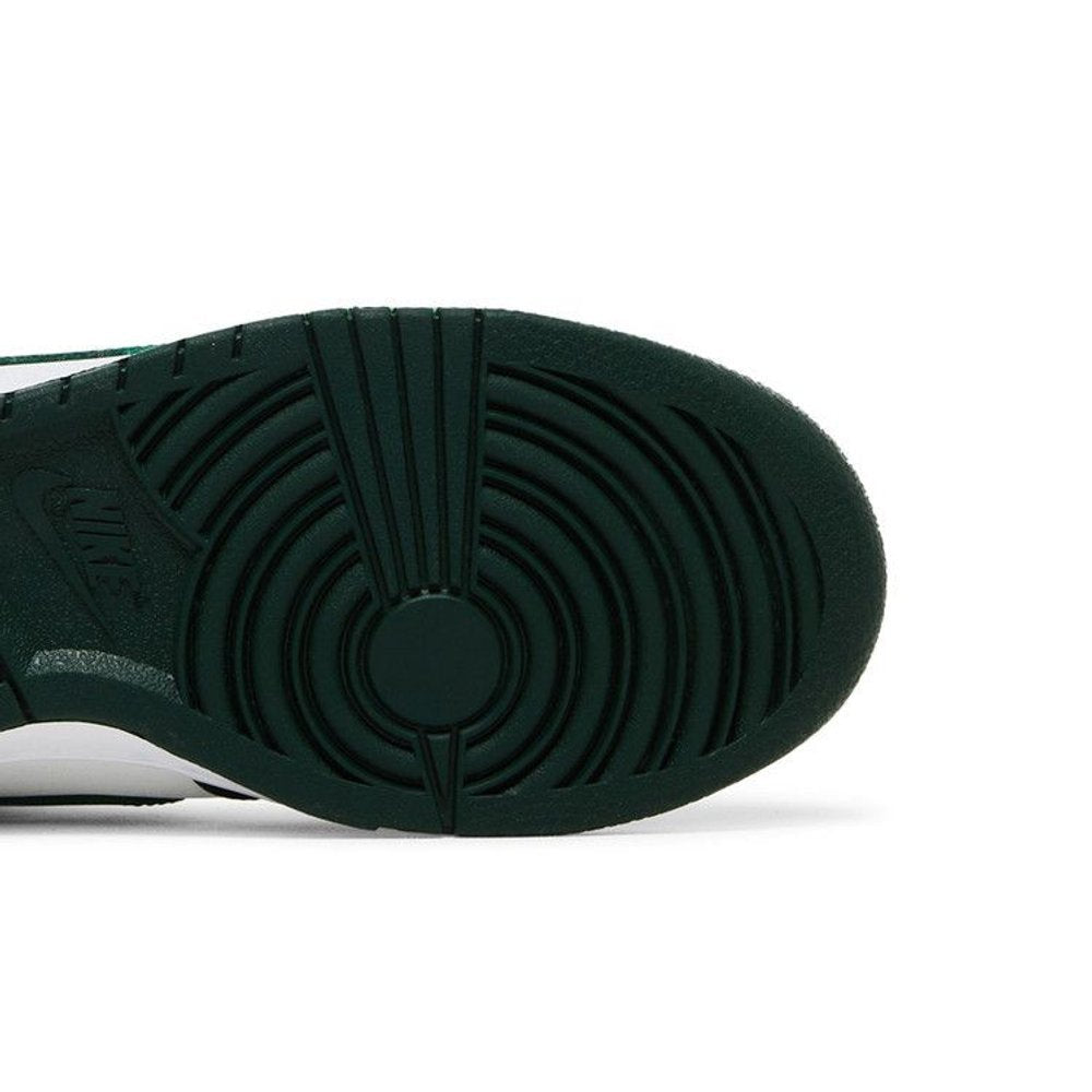 NikeDunk Low Satin Green – pohled shora | Purekickz