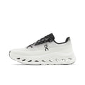 On Running Cloudtilt Black Ivory – hlavní pohled | Purekickz