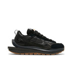 sacai x Nike VaporWaffle Black Gum – boční pohled | Purekickz