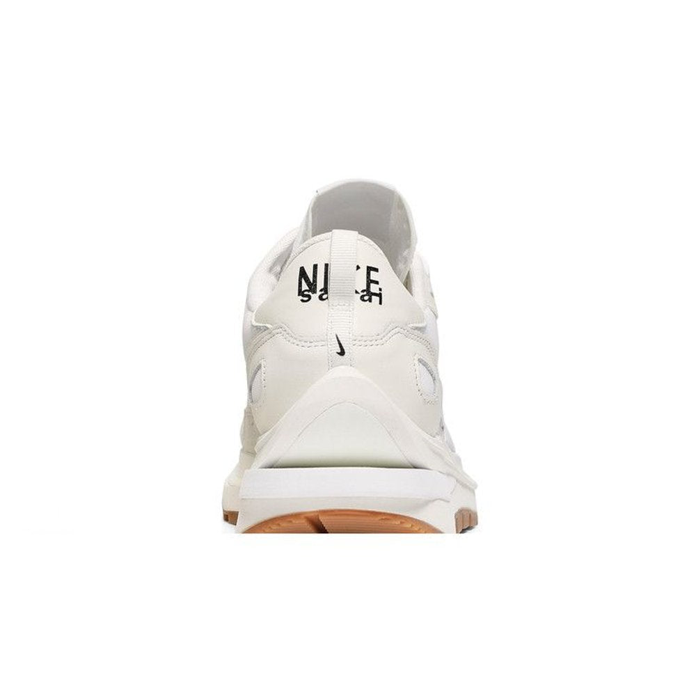 sacai x Nike VaporWaffle 'Sail Gum' – detail materiálu | Purekickz