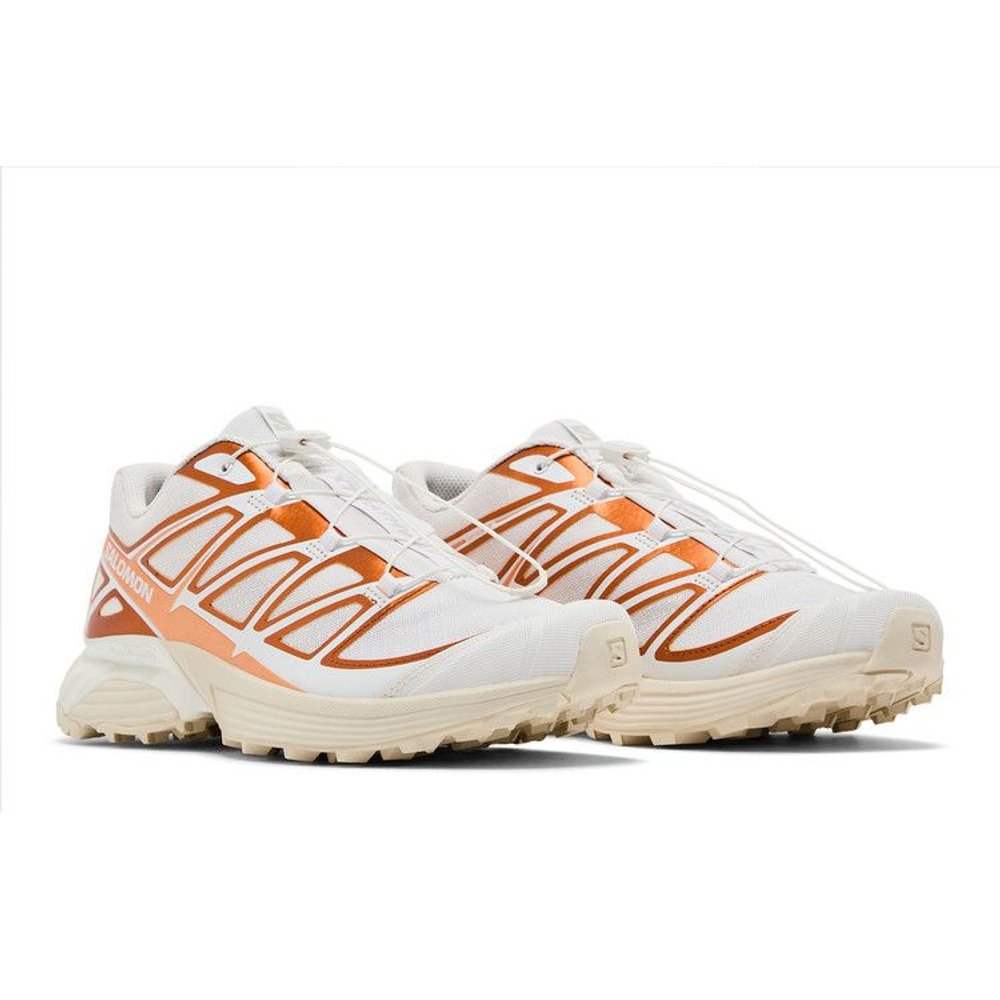 Salomon XT-Pathway 'Metallic - White Copper' – lifestyle foto | Purekickz