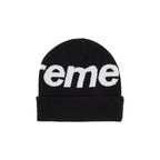 Supreme Big Logo Beanie (FW24) Black – boční pohled | Purekickz