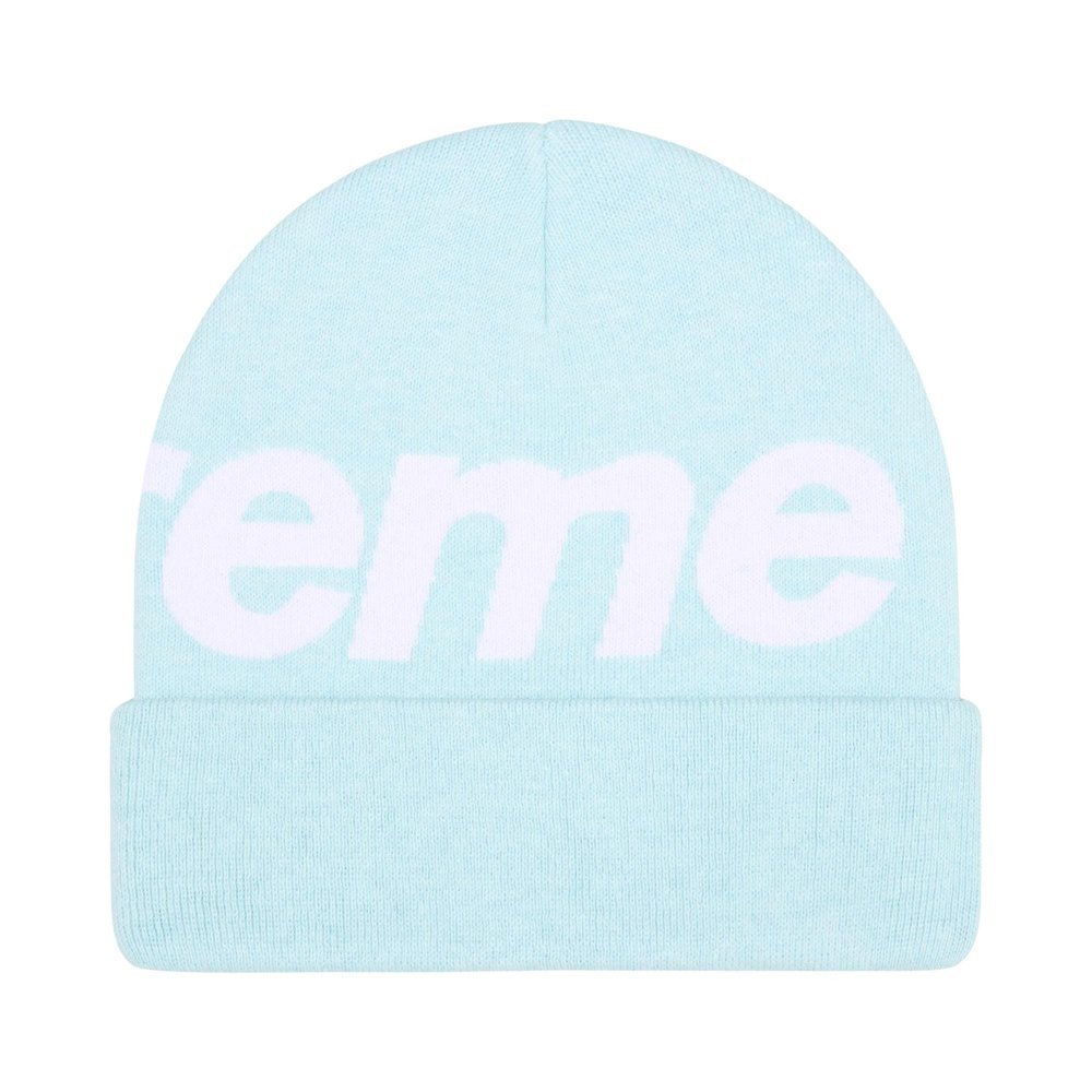 Supreme Big Logo Beanie (FW25) Light Blue – boční pohled | Purekickz