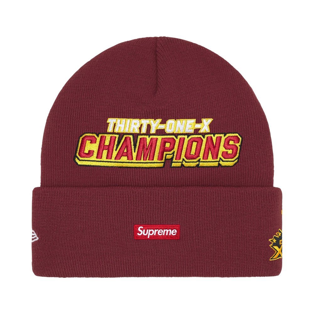 Supreme New Era Football Beanie Cardinal – boční pohled | Purekickz