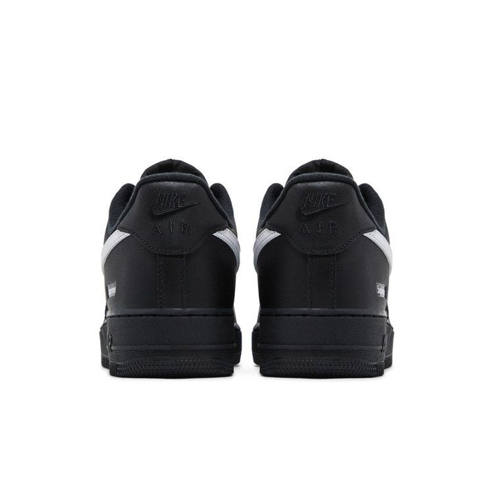 Supreme Nike Air Force 1 Low Black White 2025 – podrážka | Purekickz