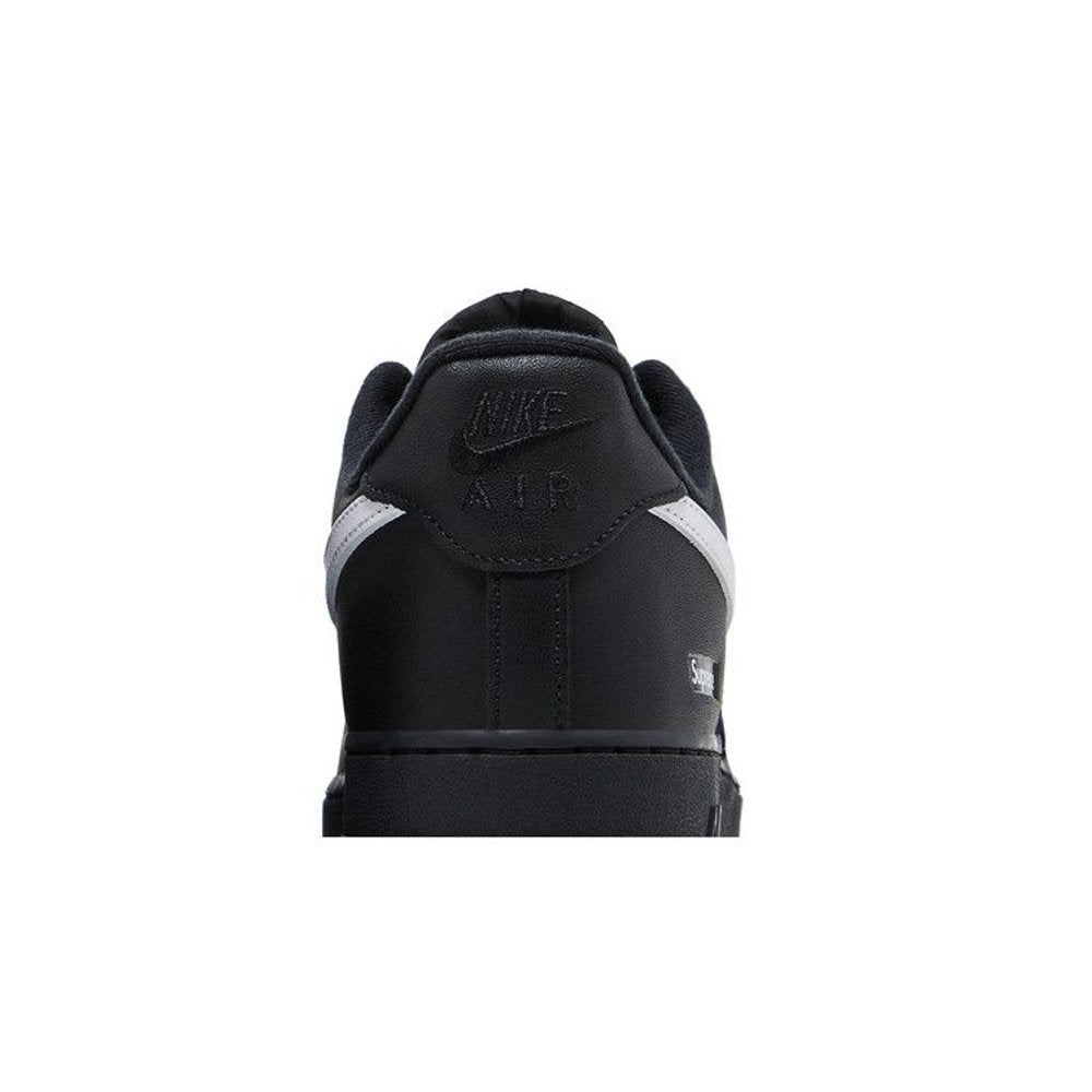 Supreme Nike Air Force 1 Low Black White 2025 – detail materiálu | Purekickz