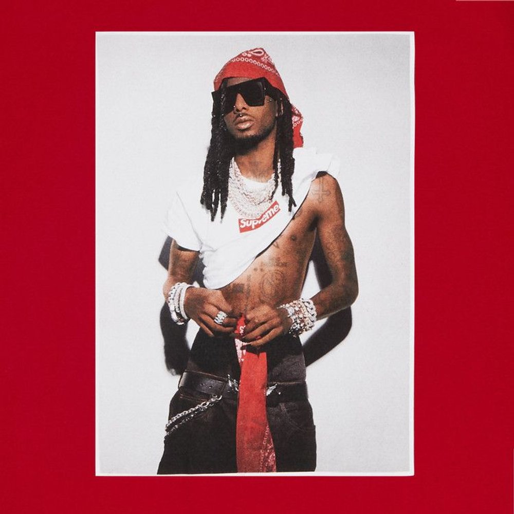 Supreme Playboi Carti Tee 'Red' – boční pohled | Purekickz