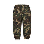 Supreme Satin Applique Sweatpant (SS26) Woodland Camo – boční pohled | Purekickz