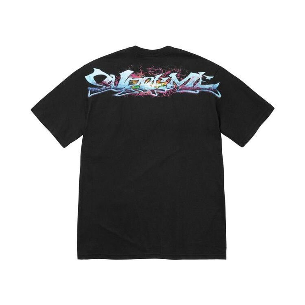 Supreme Tag Tee Black – boční pohled | Purekickz
