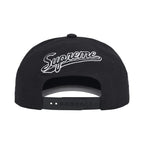 Supreme World Famous S Logo 6-Panel Black – boční pohled | Purekickz