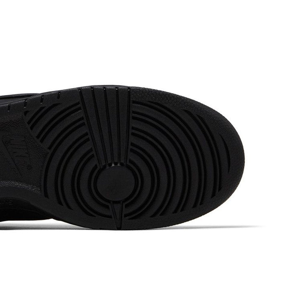 Supreme x Nike Dunk Low SB 'Black' – pohled shora | Purekickz