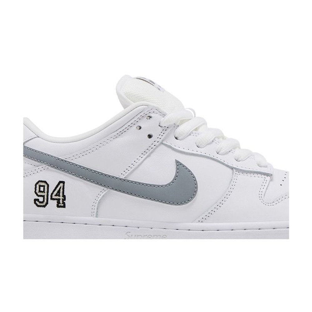 Supreme x Nike Dunk Low SB 'White Metallic Silver' – detail | Purekickz