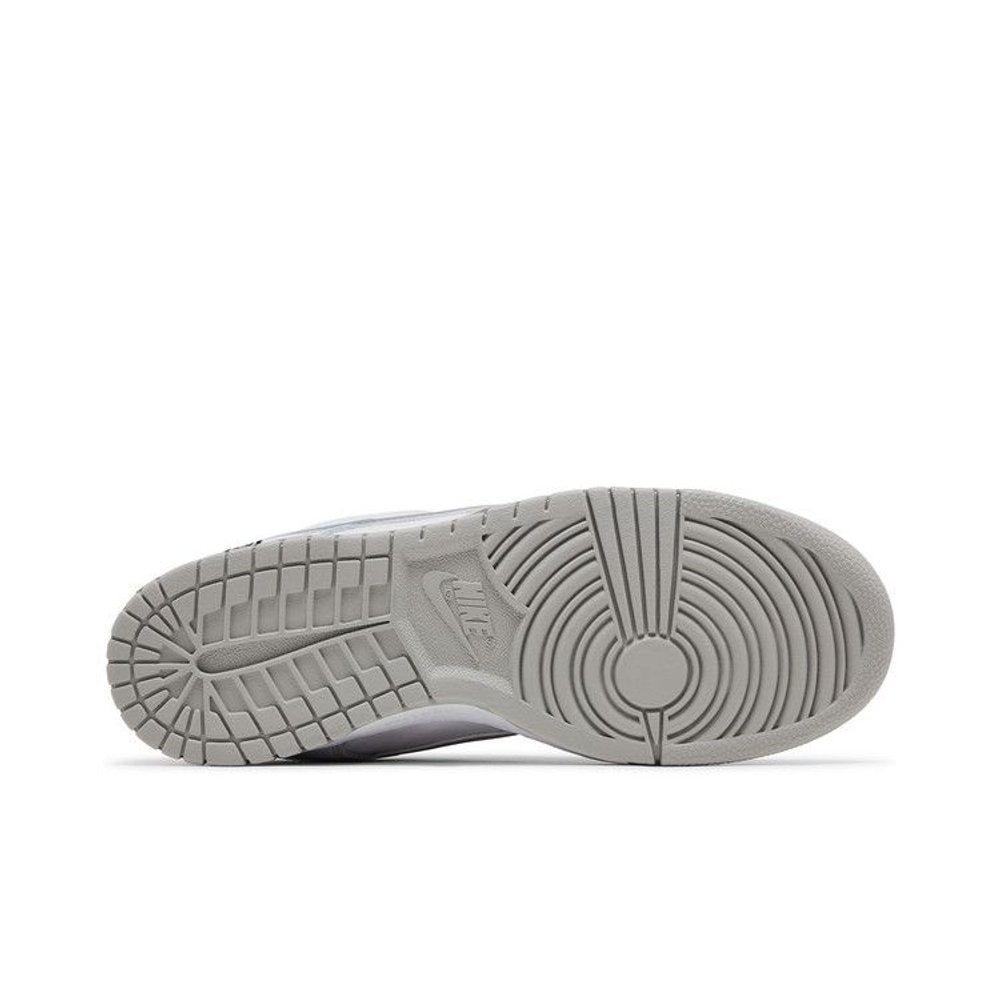 Supreme x Nike Dunk Low SB 'White Metallic Silver'