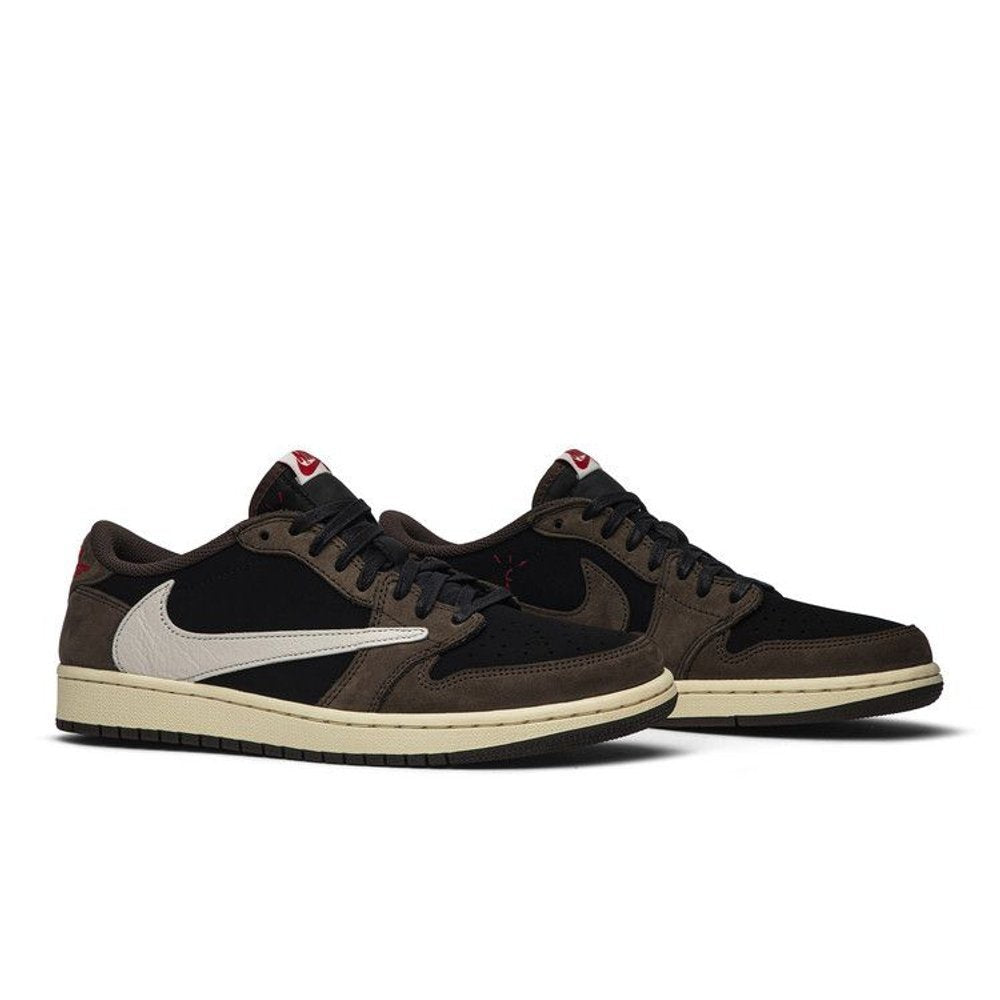 Travis Scott x Air Jordan 1 Low 'Mocha' – lifestyle foto | Purekickz