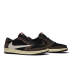 Travis Scott x Air Jordan 1 Low 'Mocha' – lifestyle foto | Purekickz