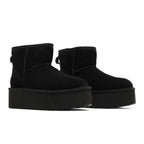 UGG Classic Mini Platform Boot Black – lifestyle foto | Purekickz