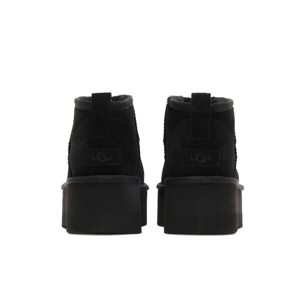 UGG Classic Ultra Mini Platform Boot Black (Women's) – podrážka | Purekickz