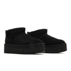 UGG Classic Ultra Mini Platform Boot Black (Women's) – lifestyle foto | Purekickz