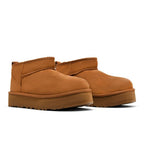 UGG Classic Ultra Mini Platform Boot Chestnut (Kids) – lifestyle foto | Purekickz