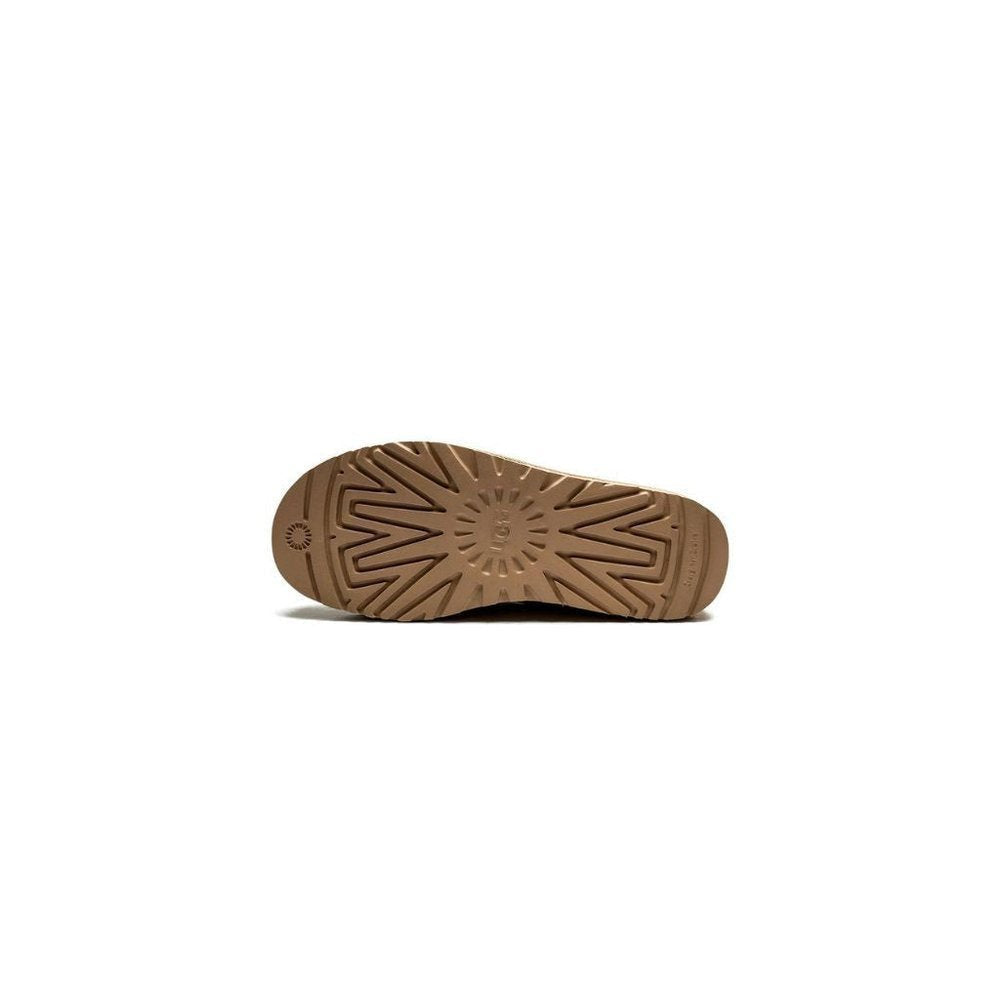 UGG Classic Ultra Mini Platform Boot Driftwood (Women's) – boční pohled | Purekickz