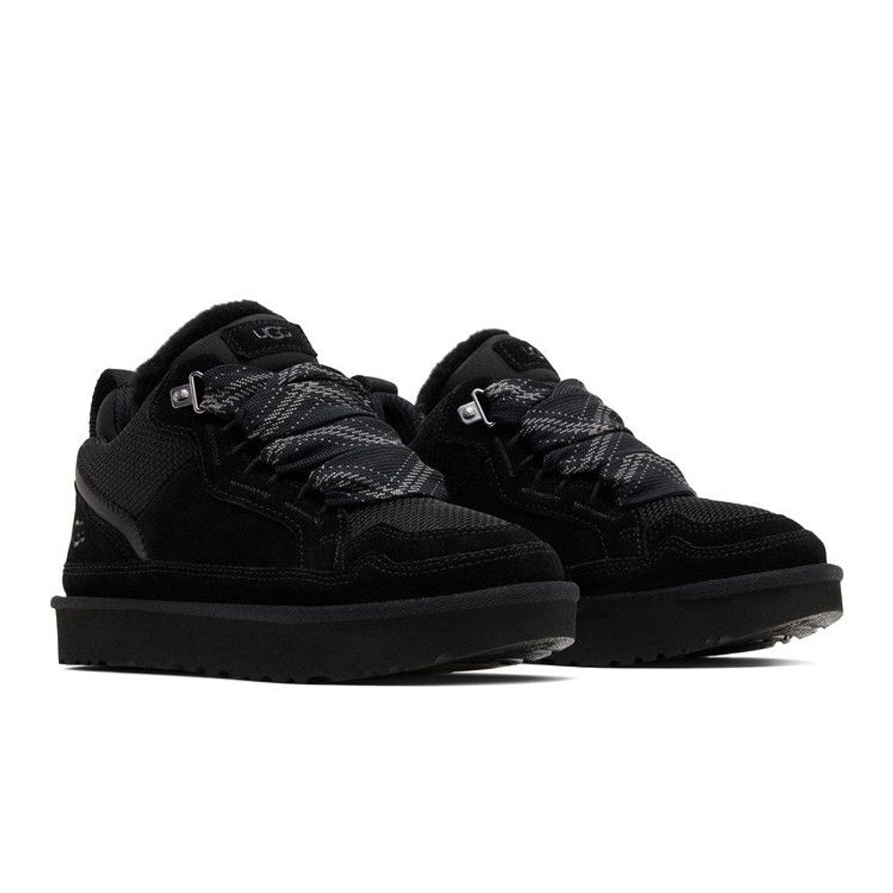 UGG Lowmel Black – lifestyle foto | Purekickz