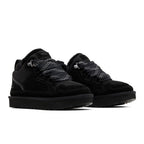 UGG Lowmel Black – lifestyle foto | Purekickz