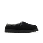 UGG Tasman Slipper Black – boční pohled | Purekickz
