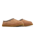 UGG Tasman Slipper Chestnut – lifestyle foto | Purekickz