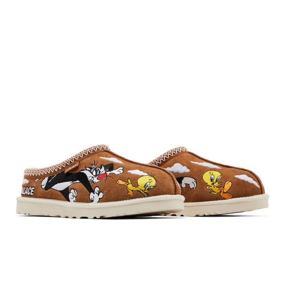 UGG Tasman Slipper Palace x Looney Tunes Chestnut – lifestyle foto | Purekickz