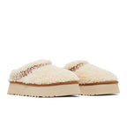 UGG Tazz Slipper Heritage Braid Natural (W) – lifestyle foto | Purekickz