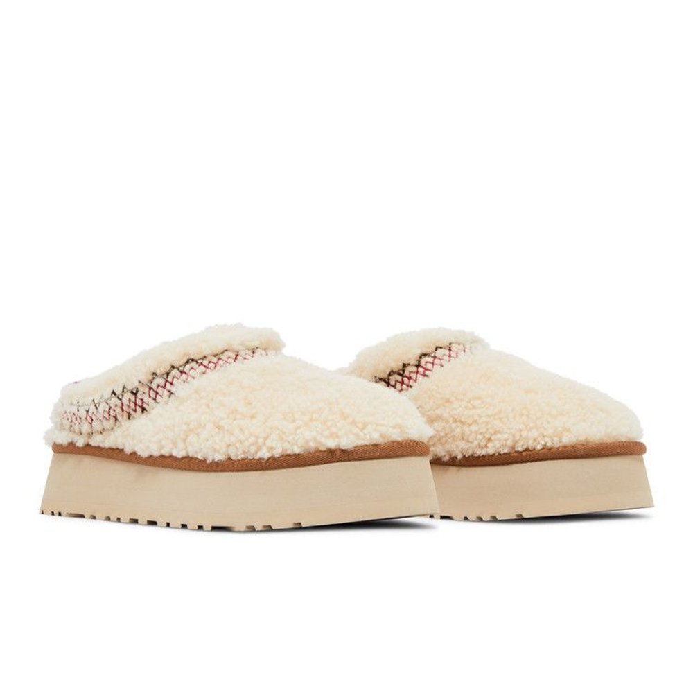 UGG Tazz Slipper Heritage Braid Natural (W) – lifestyle foto | Purekickz