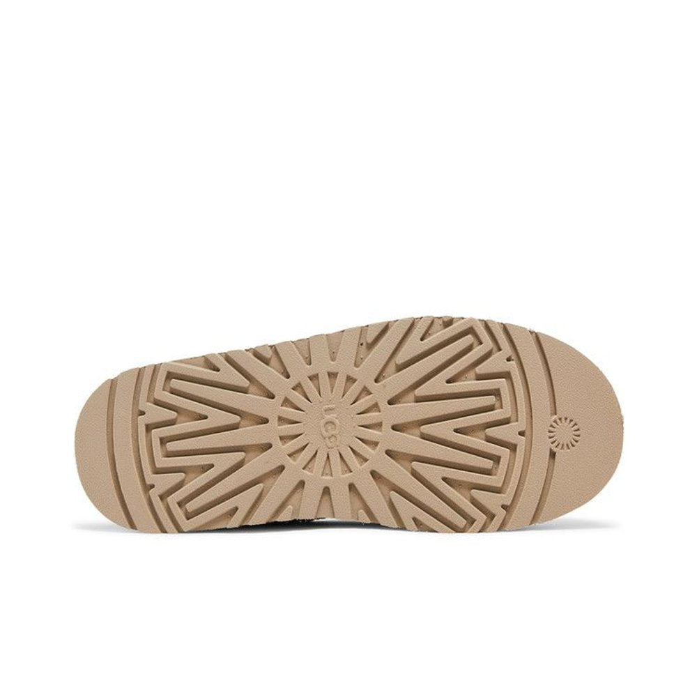 UGG Tazz Slipper Sand (W) – zadní pohled | Purekickz