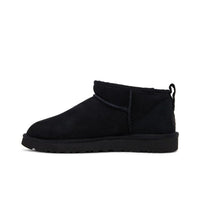 UGG Wmns Classic Ultra Mini Boot Black – hlavní pohled | Purekickz