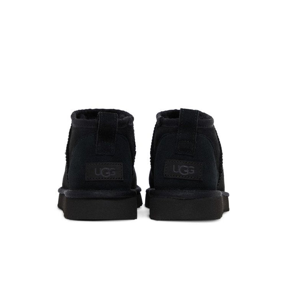 UGG Wmns Classic Ultra Mini Boot Black – podrážka | Purekickz