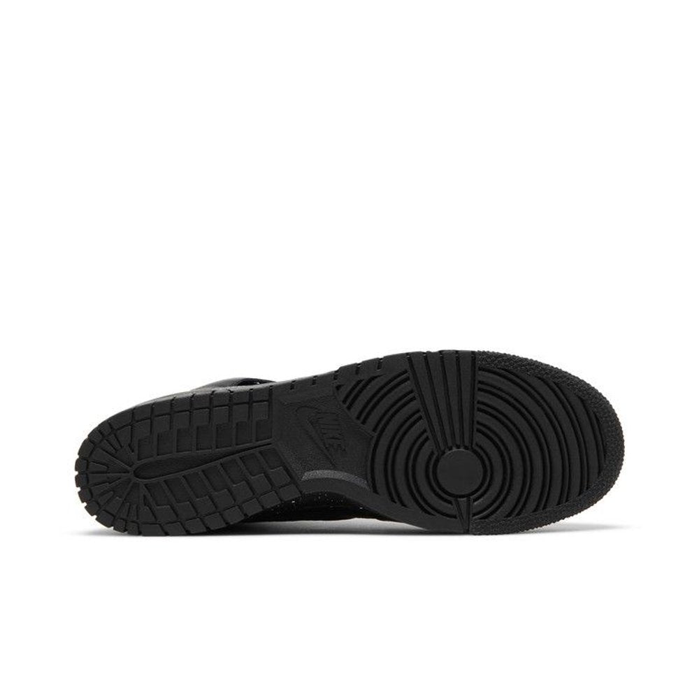 Undercover x Nike Dunk High 1985 'Chaos - Black' – zadní pohled | Purekickz