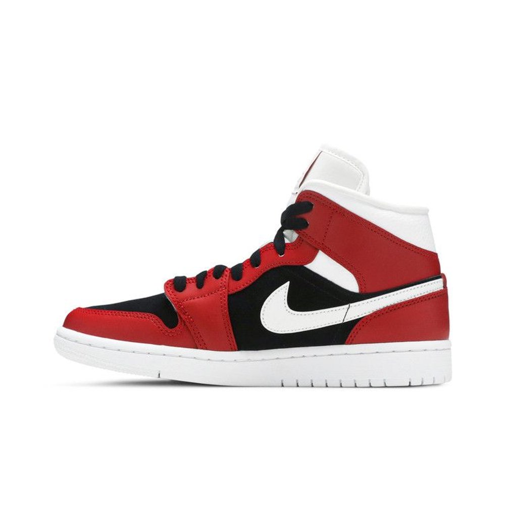 Jordan 1 Mid Gym Red Black (W) – hlavní pohled | Purekickz