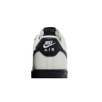 Nike Air Force 1 '07 Light Bone Black – detail materiálu | Purekickz