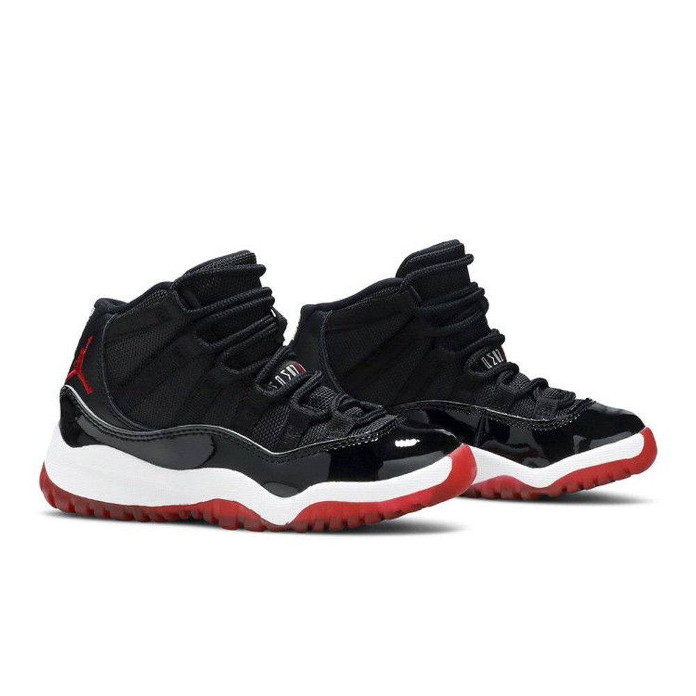 Jordan 11 Retro Playoffs Bred (2019) (PS) – lifestyle foto | Purekickz